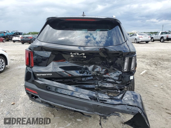 2025 Kia Sorento S z VIN 5XYRL4JC0SG342785, wystawiony jako Copart lot #56676955 z przebiegiem 5 976 mil mil oraz Szkoda całkowita • Salvage title. Historia ofert i sprzedaży dostępna na DreamBid. Obrazek 6.