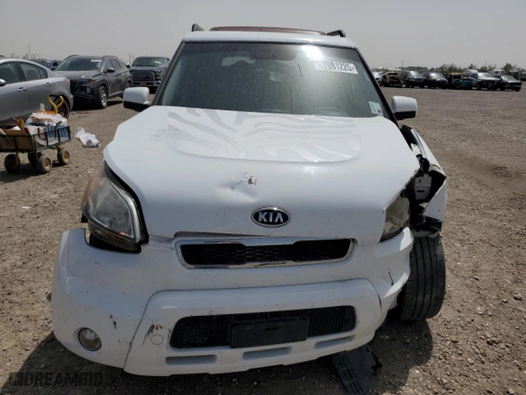 2011 Kia Soul + with VIN KNDJT2A20B7276647, listed as a Copart auction lot 47981225 with 84,638 mi miles and Salvage Title. Bid and sale history available at carsss.com. Image 5.