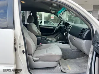 2006 Toyota 4Runner SR5 with VIN JTEZU14R068058593, listed as a Copart auction lot 51006155 with 332,941 mi miles and Clean Title. Bid and sale history available at carsss.com. Image 5.