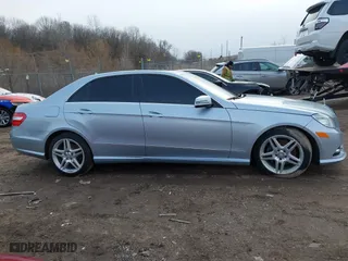 2013 Mercedes-Benz E-Class E 350 Luxury with VIN WDDHF8JB5DA678944, listed as a IAAI auction lot 41208242 with 101,834 mi miles. Bid and sale history available at carsss.com. Image 13.
