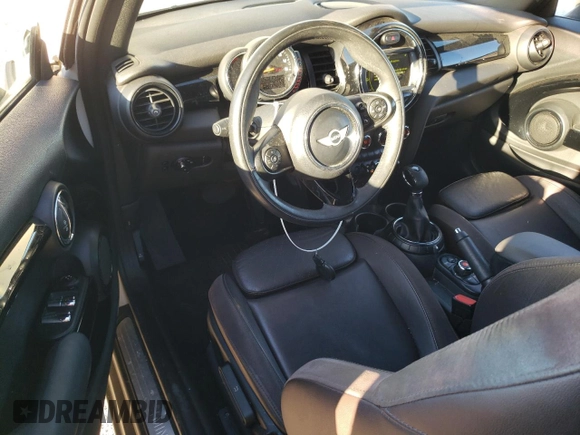 2017 MINI Convertible Cooper с VIN WMWWG5C32H3C20548, выставлен на аукционе Copart как лот 81914854 с пробегом 104 125 миль миль и Списание • Salvage title. История ставок и продаж доступна на DreamBid. Изображение 8.