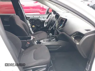 2019 Jeep Cherokee Latitude with VIN 1C4PJLCX9KD377430, listed as a IAAI auction lot 42328024 with 101,167 mi miles and . Bid and sale history available at DreamBid. Image 5.