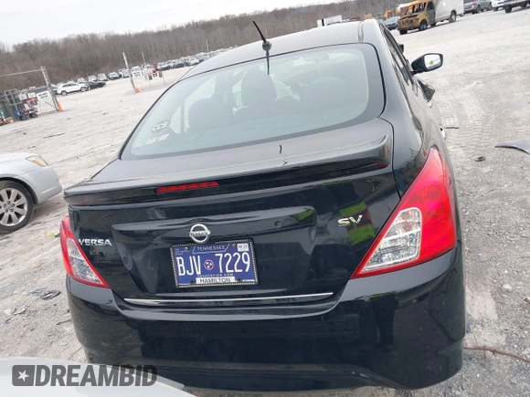 2019 Nissan Versa SV z VIN 3N1CN7APXKL817066, wystawiony jako IAAI lot #41387531 z przebiegiem 57 197 mil mil oraz . Historia ofert i sprzedaży dostępna na DreamBid. Obrazek 16.