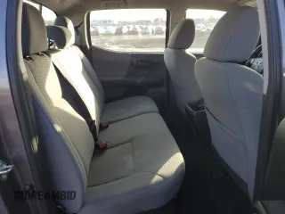 2017 Toyota Tacoma SR z VIN 5TFAX5GN8HX087468, wystawiony jako Copart lot #49354265 z przebiegiem 156 991 mil mil oraz Szkoda całkowita • Salvage title. Historia ofert i sprzedaży dostępna na DreamBid. Obrazek 10.