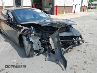 2016 Tesla Model S 90D z VIN 5YJSA1E46GF162217, wystawiony jako IAAI lot #42502493 z przebiegiem Nie podano mil oraz . Historia ofert i sprzedaży dostępna na DreamBid. Obrazek 6.
