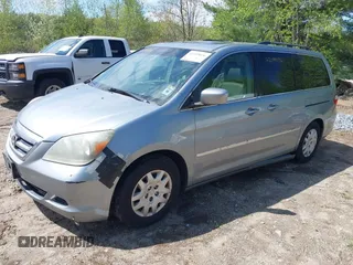 2006 Honda Odyssey EX-L with VIN 5FNRL38656B057877, listed as a IAAI auction lot 42199036 with 284,020 mi miles and . Bid and sale history available at carsss.com. Image 2.