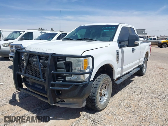 2017 Ford F-250 XLT z VIN 1FT7X2B67HEB14146, wystawiony jako IAAI lot #42256811 z przebiegiem 121 617 mil mil oraz . Historia ofert i sprzedaży dostępna na DreamBid. Obrazek 18.