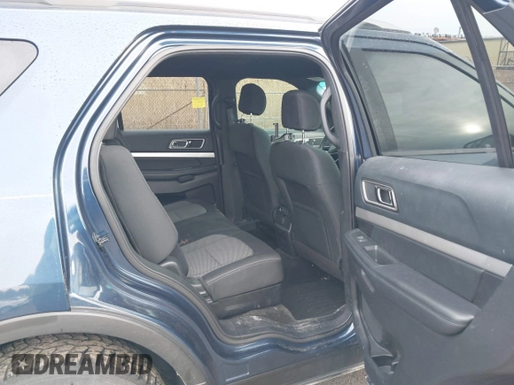 2016 Ford Explorer XLT with VIN 1FM5K8DH7GGB10927, listed as a IAAI auction lot 41695575 with 140,980 mi miles. Bid and sale history available at carsss.com. Image 8.