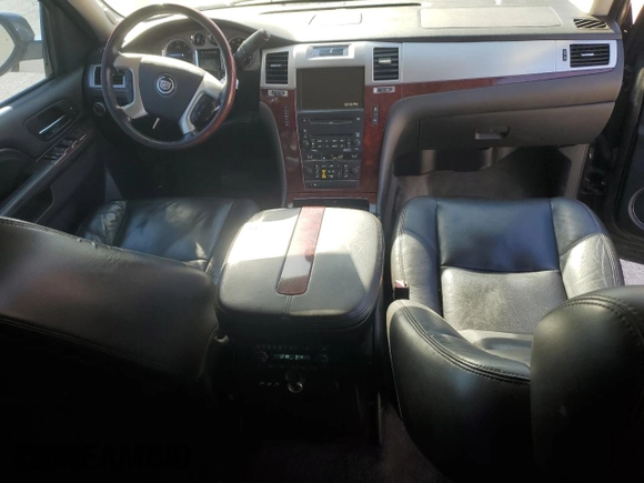 2010 Cadillac Escalade ESV Luxury z VIN 1GYUKHEF6AR184990, wystawiony jako Copart lot #87936785 z przebiegiem 165 317 mil mil oraz Szkoda całkowita • Salvage title. Historia ofert i sprzedaży dostępna na DreamBid. Obrazek 8.