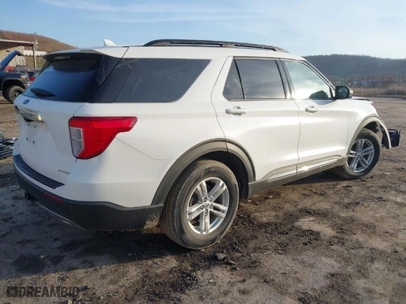 2022 Ford Explorer XLT with VIN 1FMSK8DH2NGA22674, listed as a IAAI auction lot 41726835 with 34,966 mi miles. Bid and sale history available at carsss.com. Image 4.