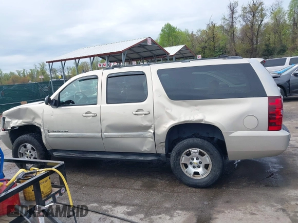 2007 Chevrolet Suburban LT with VIN 3GNFK16387G267959, listed as a IAAI auction lot 41999489 with 106,131 mi miles. Bid and sale history available at carsss.com. Image 14.
