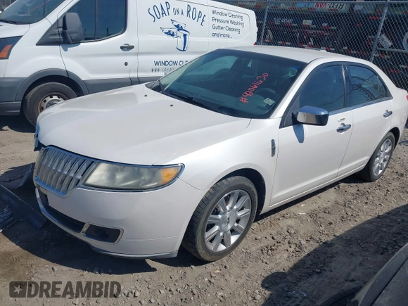 2010 Lincoln MKZ z VIN 3LNHL2GC1AR613439, wystawiony jako IAAI lot #42061630 z przebiegiem 154 707 mil mil oraz . Historia ofert i sprzedaży dostępna na DreamBid. Obrazek 16.