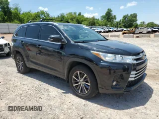 2017 Toyota Highlander XLE with VIN 5TDJZRFH0HS467343, listed as a Copart auction lot 62111325 with 119,629 mi miles and Salvage title. Bid and sale history available at DreamBid. Image 4.