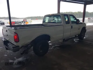 2013 Ford F-250 XL with VIN 1FT7X2BT8DEA72909, listed as a IAAI auction lot 40424932 with 392,409 mi miles and . Bid and sale history available at DreamBid. Image 4.