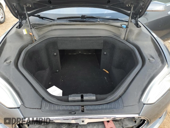 2013 Tesla Model S с VIN 5YJSA1CG6DFP21533, выставлен на аукционе Copart как лот 60850815 с пробегом 24 220 миль миль и На запчасти • Non repairable. История ставок и продаж доступна на DreamBid. Изображение 11.