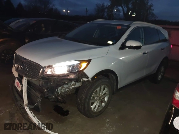 2018 Kia Sorento LX with VIN 5XYPG4A33JG346937, listed as a IAAI auction lot 40981792 with 80,590 mi miles. Bid and sale history available at carsss.com. Image 2.