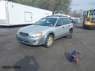 2007 Subaru Legacy Wagon Outback with VIN 4S4BP61C976328374, listed as a IAAI auction lot 41813353 with 236,513 mi miles. Bid and sale history available at carsss.com. Image 2.