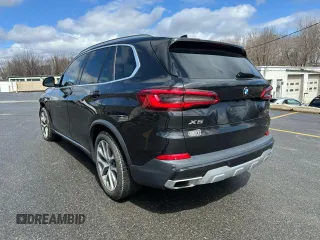 2019 BMW X5 xDrive40i with VIN 5UXCR6C59KLL00813, listed as a Copart auction lot 52580175 with 90,644 mi miles and Clean Title. Bid and sale history available at carsss.com. Image 2.