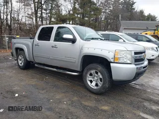 2010 Chevrolet Silverado 1500 LS with VIN 3GCRKREA4AG266870, listed as a IAAI auction lot 41522922 with 121,626 mi miles. Bid and sale history available at carsss.com. Image 1.