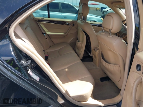 2004 Mercedes-Benz C 240 z VIN WDBRF61J94A558752, wystawiony jako IAAI lot #42101152 z przebiegiem 122 836 mil mil oraz . Historia ofert i sprzedaży dostępna na DreamBid. Obrazek 8.