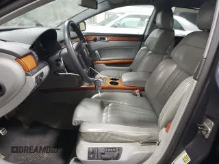 2004 Volkswagen Phaeton V8 z VIN WVWAF63D848008651, wystawiony jako Copart lot #78267004 z przebiegiem 146 193 mil mil oraz Szkody całkowita. Historia ofert i sprzedaży dostępna na DreamBid. Obrazek 7.