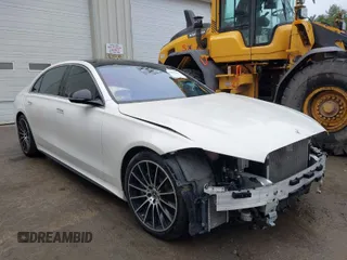 2021 Mercedes-Benz S 580 with VIN W1K6G7GB0MA038906, listed as a IAAI auction lot 41469138 with 39,752 mi miles and . Bid and sale history available at carsss.com. Image 1.