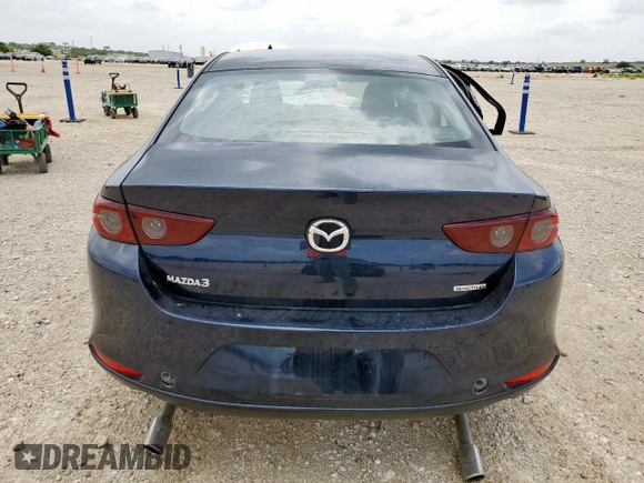 2021 Mazda 3 S z VIN JM1BPAAL3M1321131, wystawiony jako Copart lot #63148205 z przebiegiem 9 910 mil mil oraz Szkoda całkowita • Salvage title. Historia ofert i sprzedaży dostępna na DreamBid. Obrazek 6.