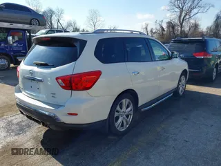 2018 Nissan Pathfinder SL with VIN 5N1DR2MM1JC618956, listed as a IAAI auction lot 41539068 with 68,493 mi miles. Bid and sale history available at carsss.com. Image 4.