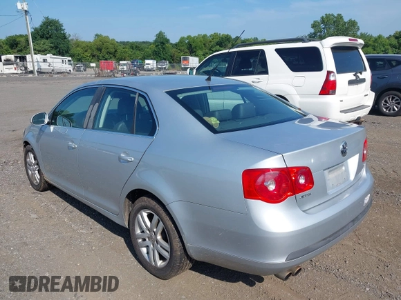 2007 Volkswagen Jetta Wolfsburg Edition with VIN 3VWEF71K87M198635, listed as a IAAI auction lot 42628986 with 180,029 mi miles and . Bid and sale history available at DreamBid. Image 3.