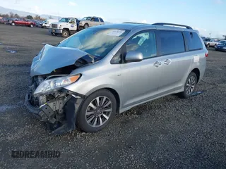 2020 Toyota Sienna XLE with VIN 5TDDZ3DC9LS232501, listed as a IAAI auction lot 41670286 with 93,252 mi miles. Bid and sale history available at carsss.com. Image 18.