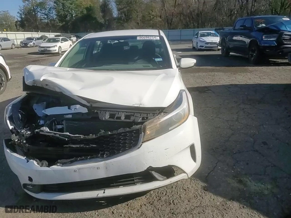 2017 Kia Forte LX with VIN 3KPFK4A74HE071065, listed as a Copart auction lot 86698254 with 55,628 mi miles and Salvage Title. Bid and sale history available at carsss.com. Image 10.