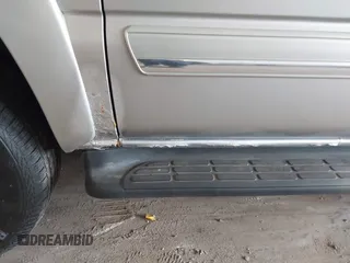 2005 Chevrolet Suburban Z71 z VIN 3GNFK16Z25G201120, wystawiony jako IAAI lot #42402550 z przebiegiem 214 095 mil mil oraz . Historia ofert i sprzedaży dostępna na DreamBid. Obrazek 6.