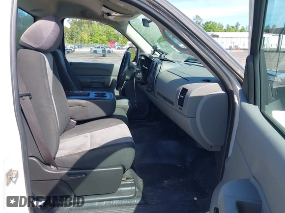 2009 Chevrolet Silverado 1500 Work Truck with VIN 1GCEC14X59Z198447, listed as a IAAI auction lot 41941725 with 250,142 mi miles and . Bid and sale history available at DreamBid. Image 5.