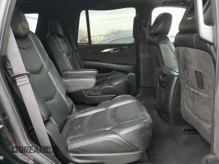 2016 Cadillac Escalade Platinum z VIN 1GYS4DKJ8GR125323, wystawiony jako Copart lot #89147295 z przebiegiem 131 657 mil mil oraz Szkody całkowita. Historia ofert i sprzedaży dostępna na DreamBid. Obrazek 11.