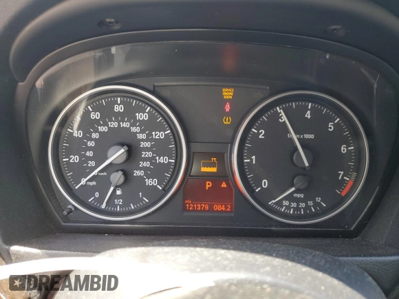 2010 BMW 3 Series 328i z VIN WBAPH5G51ANM36279, wystawiony jako Copart lot #58423785 z przebiegiem 121 379 mil mil oraz Szkoda całkowita • Salvage title. Historia ofert i sprzedaży dostępna na DreamBid. Obrazek 9.