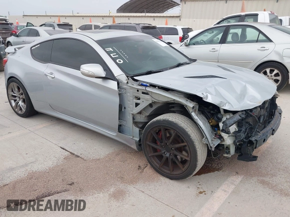 2013 Hyundai Genesis Coupe Track z VIN KMHHU6KJ6DU083587, wystawiony jako IAAI lot #42307625 z przebiegiem 135 247 mil mil oraz . Historia ofert i sprzedaży dostępna na DreamBid. Obrazek 1.