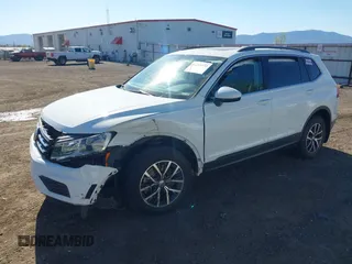 2020 Volkswagen Tiguan SE with VIN 3VV2B7AXXLM053170, listed as a IAAI auction lot 42203372 with 112,794 mi miles and . Bid and sale history available at DreamBid. Image 18.