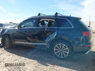 2017 Audi Q7 Premium Plus z VIN WA1LAAF74HD044974, wystawiony jako IAAI lot #41823974 z przebiegiem 135 619 mil mil oraz . Historia ofert i sprzedaży dostępna na DreamBid. Obrazek 14.