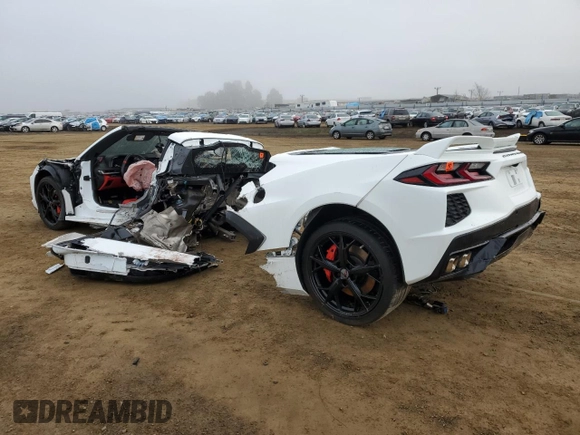 2021 Chevrolet Corvette 3LT z VIN 1G1YC2D48M5102649, wystawiony jako Copart lot #45245515 z przebiegiem Nie podano mil oraz Szkoda całkowita • Salvage title. Historia ofert i sprzedaży dostępna na DreamBid. Obrazek 2.