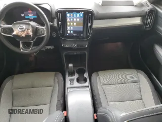 2024 Volvo XC40 Core Bright Theme с VIN YV4L12UK1R2338006, выставлен на аукционе Copart как лот 49792975 с пробегом 23 924 миль миль и Чистый • Clean title. История ставок и продаж доступна на DreamBid. Изображение 8.