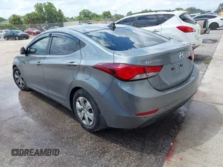 2016 Hyundai Elantra SE с VIN KMHDH4AE5GU650274, выставлен на аукционе IAAI как лот 42350418 с пробегом 124 416 миль миль и . История ставок и продаж доступна на DreamBid. Изображение 3.
