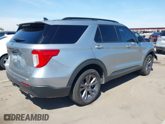 2022 Ford Explorer XLT with VIN 1FMSK8DH4NGC48733, listed as a IAAI auction lot 41884548 with 62,081 mi miles. Bid and sale history available at carsss.com. Image 4.