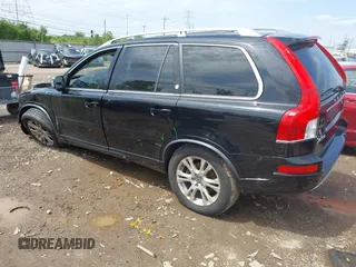 2013 Volvo XC90 Premier Plus z VIN YV4952CZ5D1641172, wystawiony jako IAAI lot #42138091 z przebiegiem 109 341 mil mil oraz . Historia ofert i sprzedaży dostępna na DreamBid. Obrazek 3.