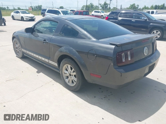 2007 Ford Mustang Deluxe с VIN 1ZVFT80N975271192, выставлен на аукционе IAAI как лот 42732940 с пробегом 230 646 миль миль и . История ставок и продаж доступна на DreamBid. Изображение 3.