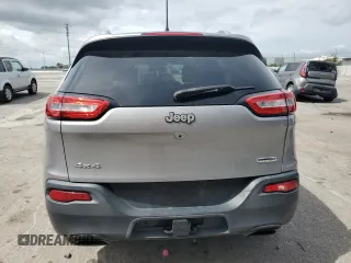 2017 Jeep Cherokee Latitude with VIN 1C4PJMCS9HW634285, listed as a Copart auction lot 59107615 with 136,984 mi miles and Salvage title. Bid and sale history available at DreamBid. Image 6.