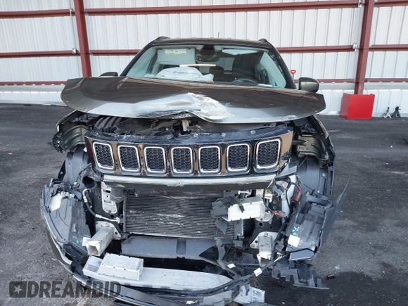 2018 Jeep Compass Altitude with VIN 3C4NJDBB4JT238950, listed as a IAAI auction lot 41815682 with 85,598 mi miles and . Bid and sale history available at DreamBid. Image 6.
