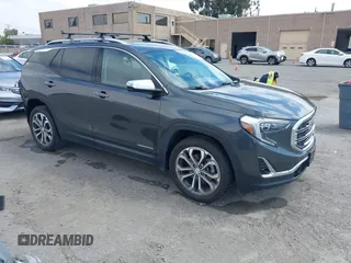 2020 GMC Terrain SLT z VIN 3GKALVEX9LL117702, wystawiony jako IAAI lot #42477016 z przebiegiem 52 976 mil mil oraz . Historia ofert i sprzedaży dostępna na DreamBid. Obrazek 1.