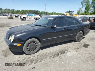 2001 Mercedes-Benz E 320 z VIN WDBJF65J21B210742, wystawiony jako Copart lot #52824785 z przebiegiem 203 302 mil mil oraz Szkoda całkowita • Salvage title. Historia ofert i sprzedaży dostępna na DreamBid. Obrazek 1.