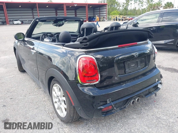 2021 MINI Convertible Cooper S z VIN WMWWJ5C0XM3M08622, wystawiony jako IAAI lot #42507679 z przebiegiem 36 932 mil mil oraz . Historia ofert i sprzedaży dostępna na DreamBid. Obrazek 3.