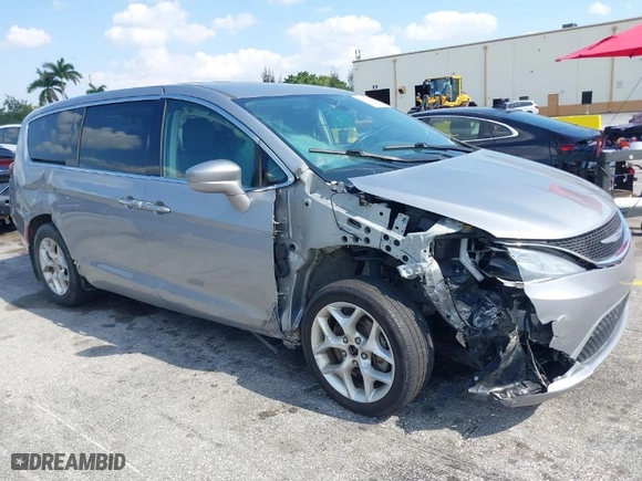 2019 Chrysler Pacifica Touring Plus with VIN 2C4RC1FG9KR589101, listed as a IAAI auction lot 42064175 with 125,832 mi miles. Bid and sale history available at carsss.com. Image 1.